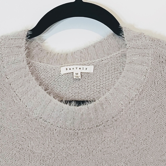 BaeVely Anthropologie Sweater Fuzzy Soft Stretchy WEEKEND Oversized Size Medium - Picture 3 of 12